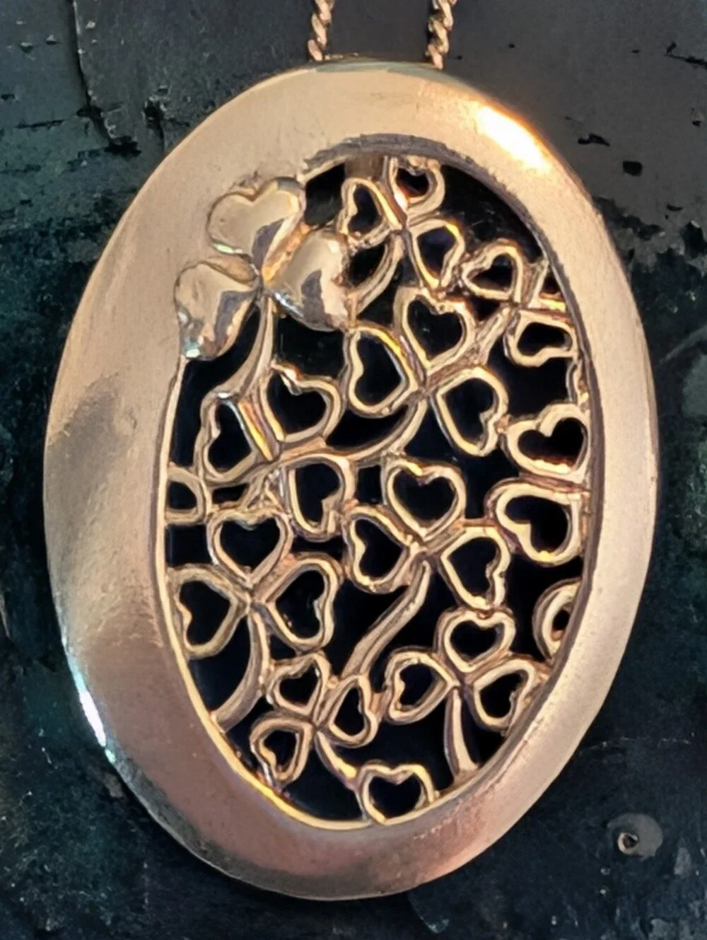 Sterling Silver Clover Design Oval Pendant 18